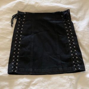 CARMAR size 26 black denim skirt with side details